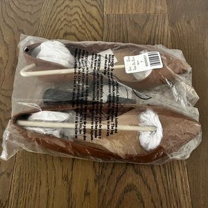 Express pointy flats